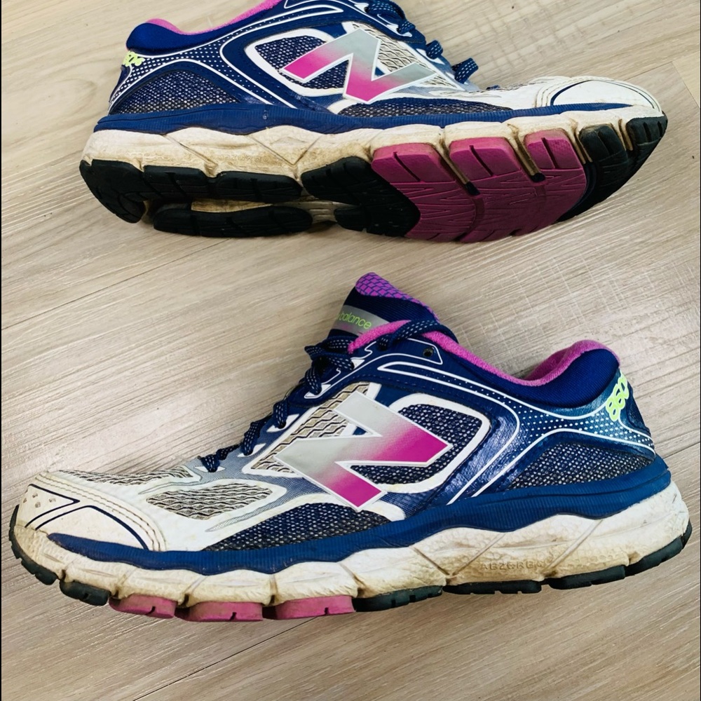 New Balance 860 v6 Athletic Running Shoes Womens